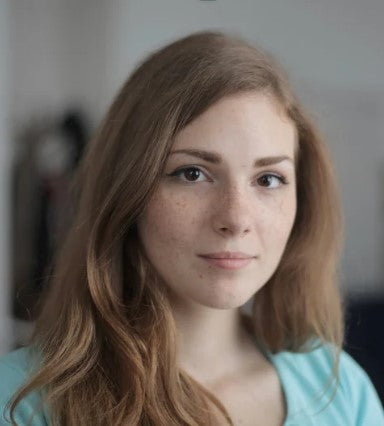 <em>Anna F.</em>
