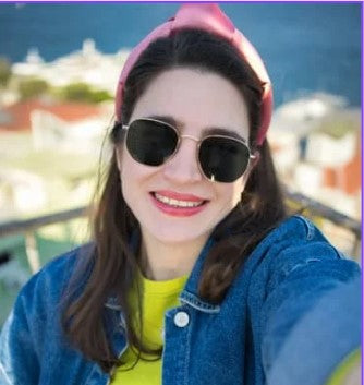 <em><strong>Jannet</strong></em>